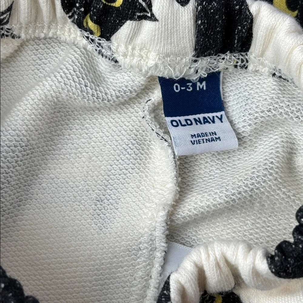 Old Navy Kids Sweatshirt Sweatpants Set with Black Cat Design Joggers Track Suit
